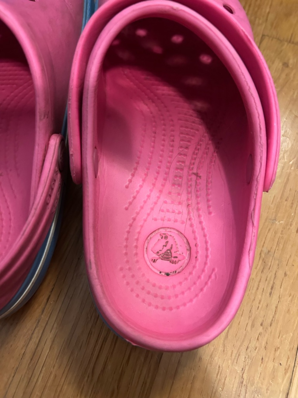 Girl’s pink Croc slip on waterproof clogs - Picture 5 of 10